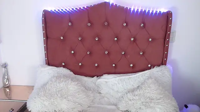 XXX chat uživo modela karla_bigarango