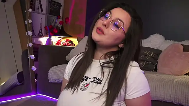 Mia_Swano Chat XXX in diretta