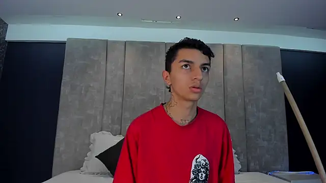 Chat XXX en directo de NickandAbby_