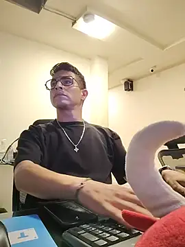 Juann-cock Chat XXX in diretta