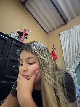 lunablossom_'s Live XXX Chat