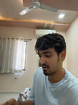 hornyguy271192 在線直播表演