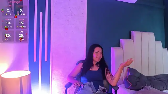 Živý XXX chat Adrienne__