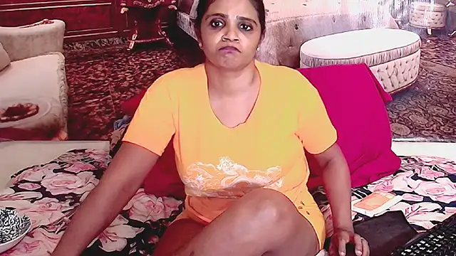 Luciousindian69 élő XXX-chatje