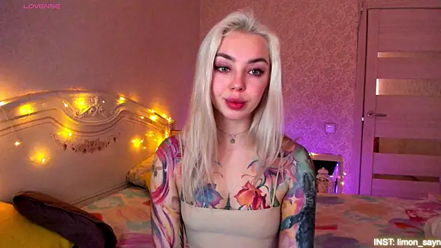 LillyMoure_: онлайн-секс-чат