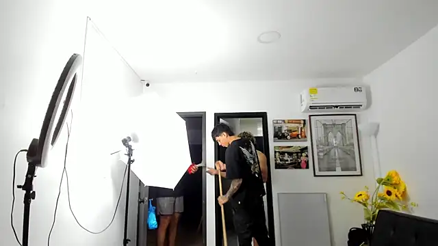 Voyeurism_guyss' Live XXX Chat