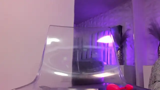 Živý XXX chat HollyPeach