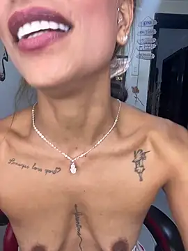 myeli10: онлайн-секс-чат