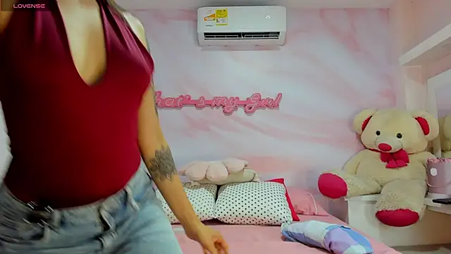 Adalyn_Cute: онлайн-секс-чат