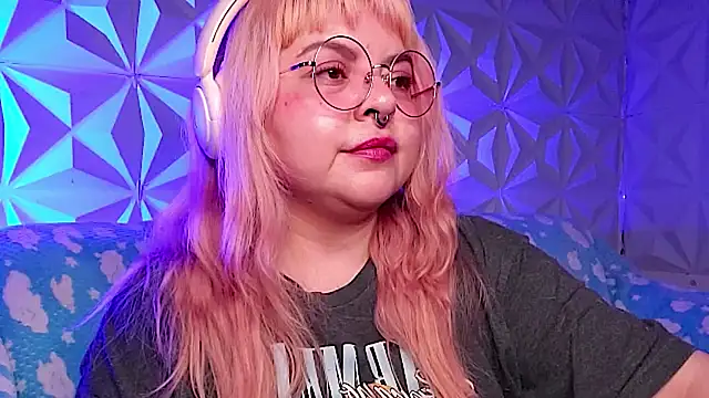 แชท XXX สดของ Satyn_doll