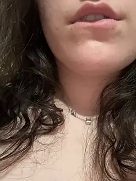 Pertunjukan Kamera Web OliLinda