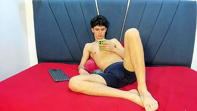 esteban_cum18 Live XXX Chat