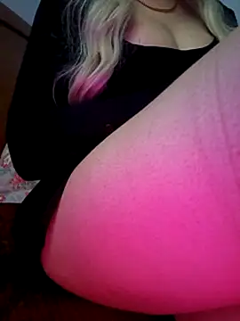 Sophie_BbC_Squirt 现场XXX聊天