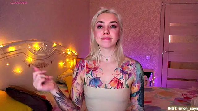 Chat +18 de LillyMoure_ ao vivo