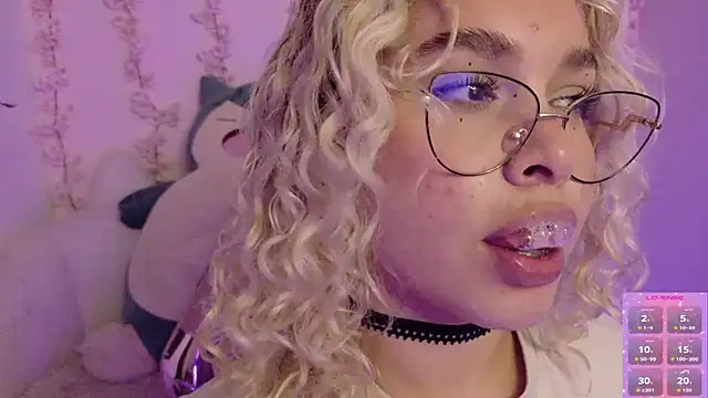 Haelycute Chat XXX live