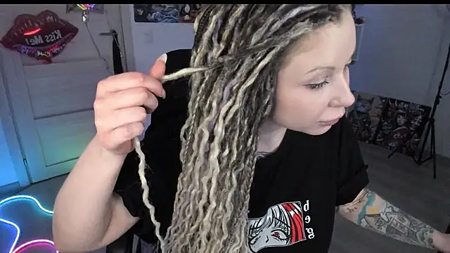 Chatroom XXX en direct de HoneySallyMoore