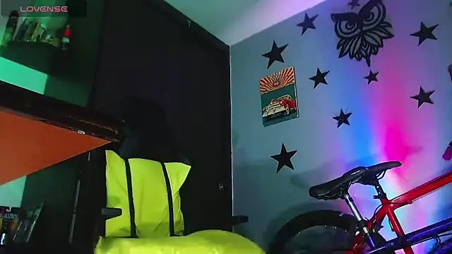 justincs' Live XXX Chat