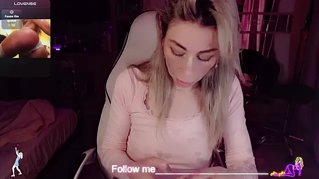 AnnieGOld_のライブXXXチャット