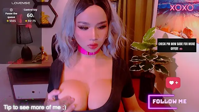 xBigSurpriseLorainex Pertunjukan Webcam