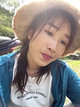 oneyou_400 Show in webcam