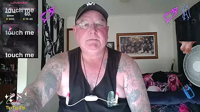 KINKYBLUEYES69: διαδικτυακό σόου στην κάμερα