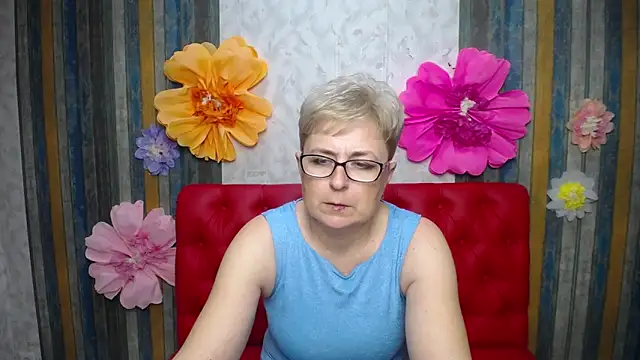 EmiliaGree Adlı Modelin Canlı XXX Sohbeti