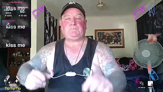 KINKYBLUEYES69's Live XXX Chat