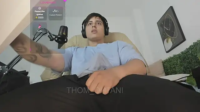 Thom_Ohtani Live XXX-Chat