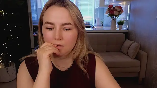 Mira_Mermayd's Live XXX Chat