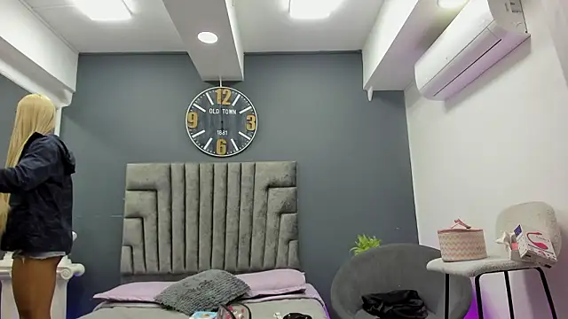 isa_lancaster's Webcam Show