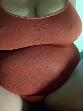 latina_bigtitssのライブXXXチャット