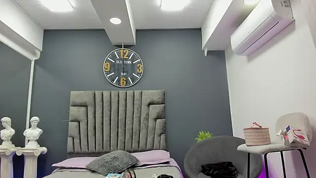 isa_lancaster's Webcam Show