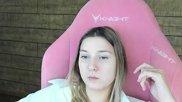 TinnaBurton Chat XXX in diretta