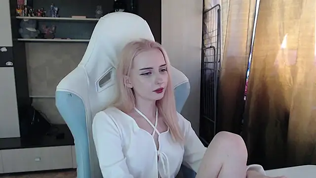 Cutti_Crystal's Live XXX Chat