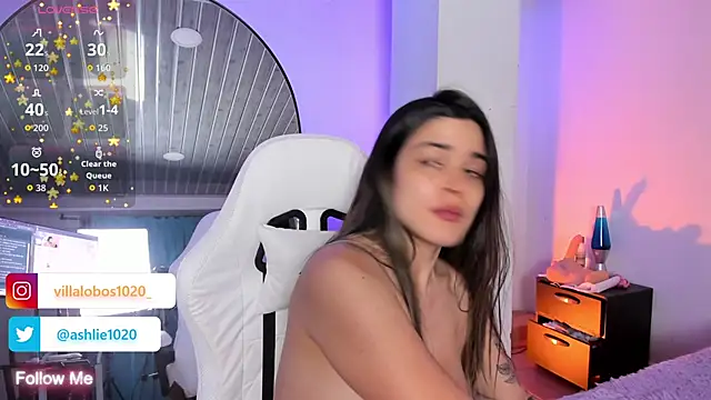 MiaVillalobos' Live XXX Chat