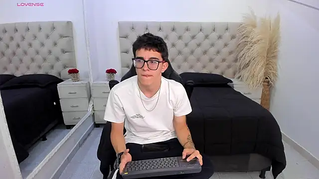 TylerCross_ 在線直播表演