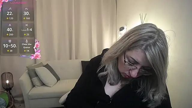 Онлайн чат XXX KKMimiKK