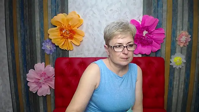 EmiliaGree's Live XXX Chat