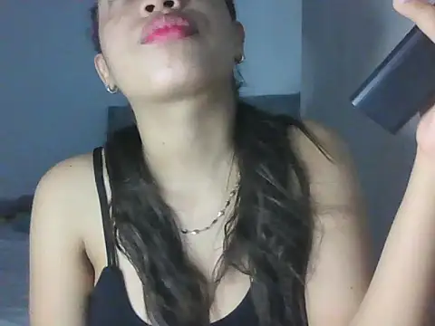 VictoriaSkinny's Live XXX Chat