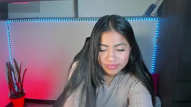 دردشة vickylatina_ الجنسية المباشرة