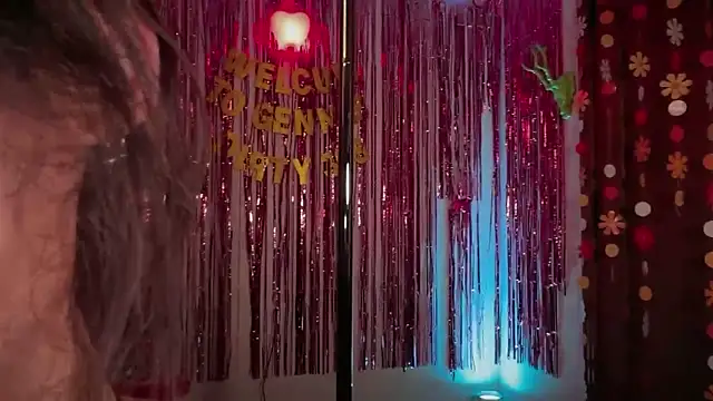 GennaJames: вебкам-шоу