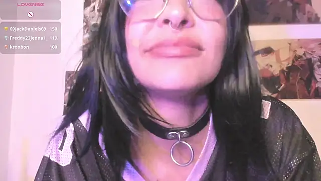 Show modela Luna-Chann na web-kameri