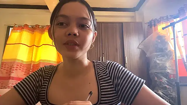 OzieCurcio 现场XXX聊天