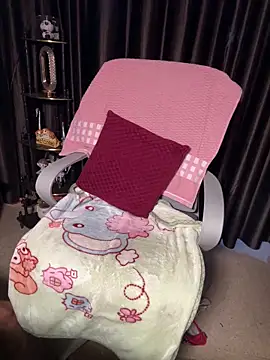 Lucky_Flora Chat XXX live