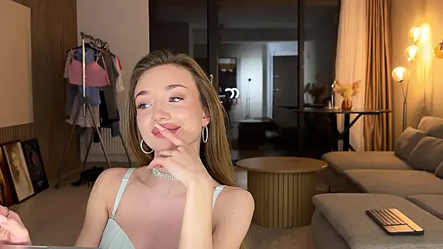 Jolienne Adlı Modelin Canlı XXX Sohbeti