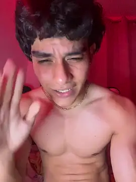 دردشة IronLatino الجنسية المباشرة