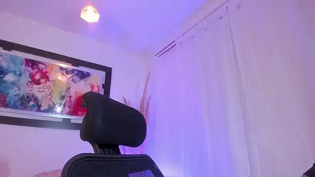 Ravyn_Rouge Adlı Modelin Canlı XXX Sohbeti