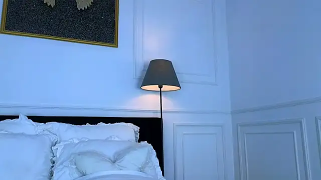 NicoleMarani Adlı Modelin Canlı XXX Sohbeti