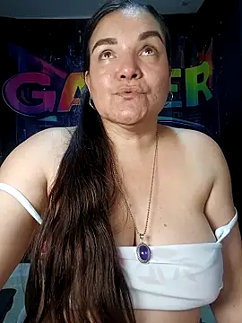 Chat XXX en directo de Zuleyka_69