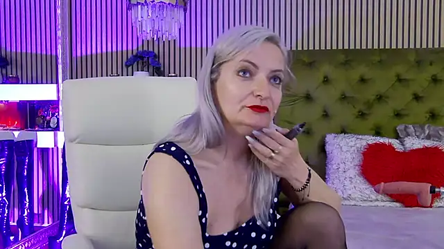 LadyTouch Adlı Modelin Canlı XXX Sohbeti